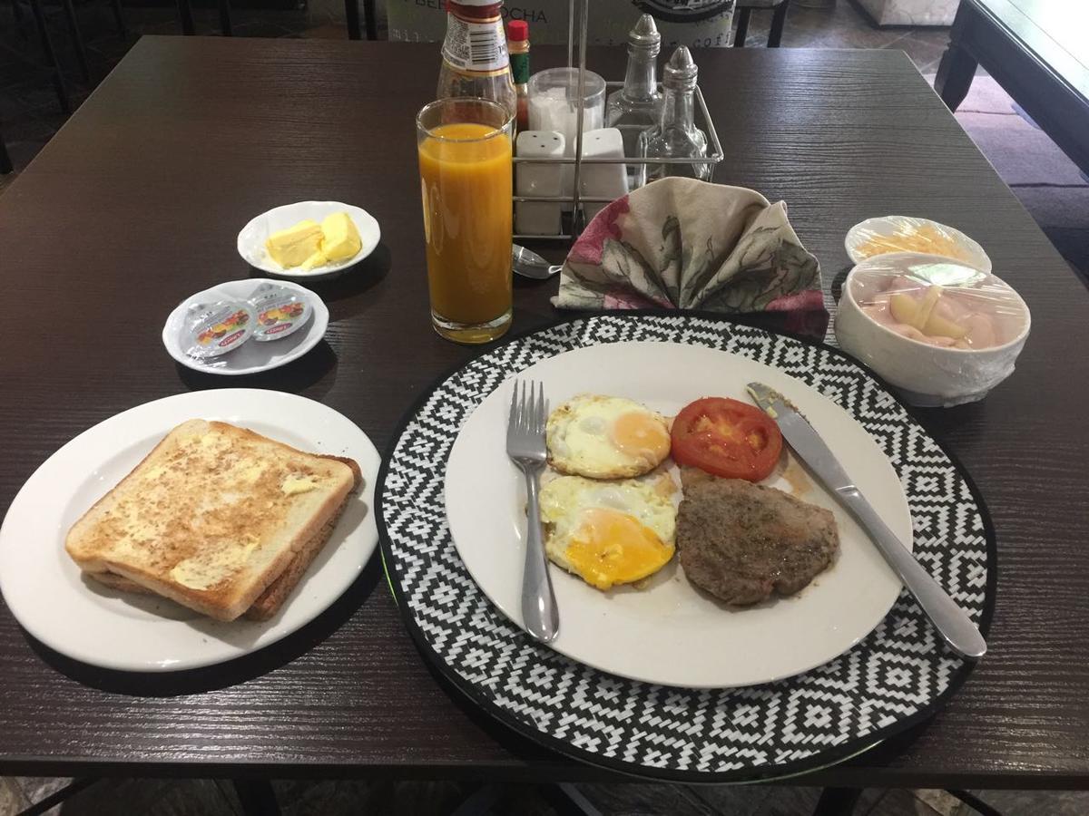 The Three Countries Estate Hotel เบโนนิ ภายนอก รูปภาพ