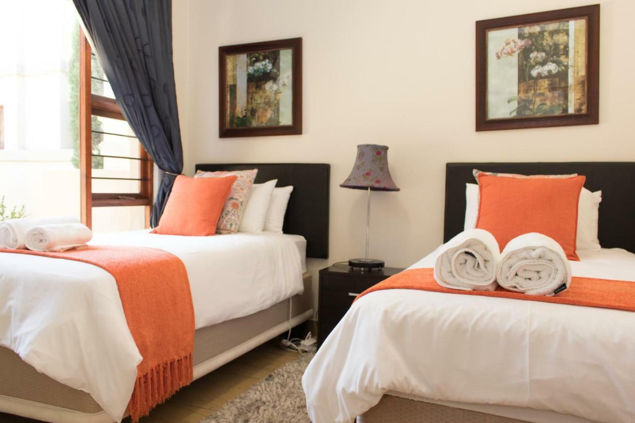 The Three Countries Estate Hotel เบโนนิ ภายนอก รูปภาพ