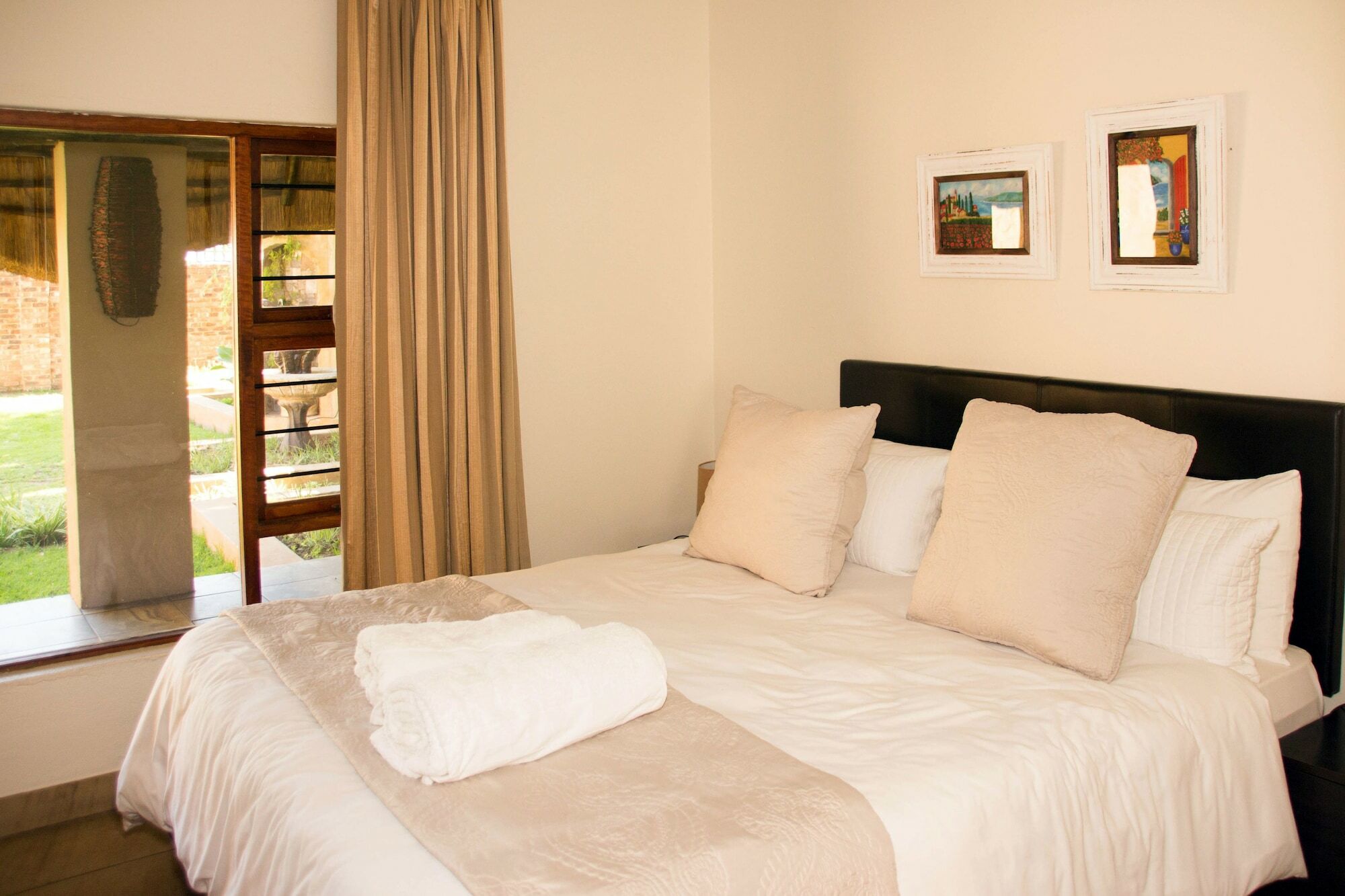 The Three Countries Estate Hotel เบโนนิ ภายนอก รูปภาพ
